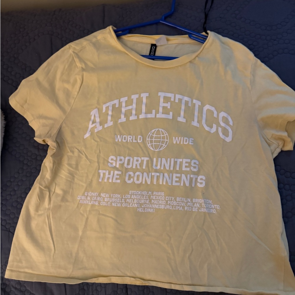 yellow H&M tee